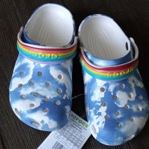 (NWT) Cloud Crocs are J2 but fit small ... Maybe size13 going on J1